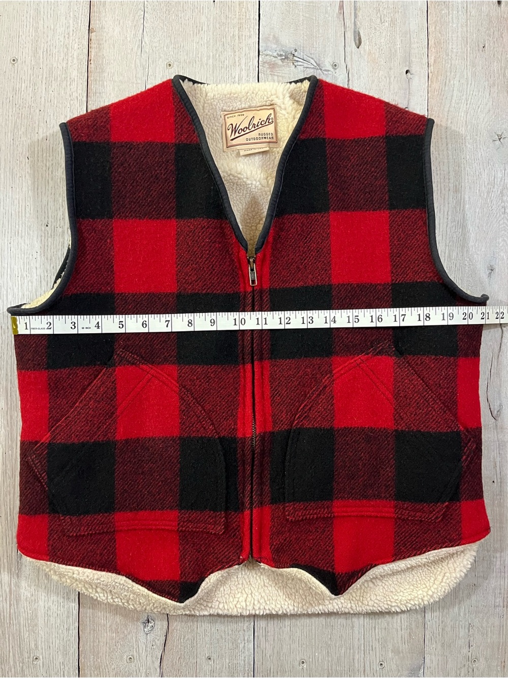 Woolrich Men’s Red & Black Buffalo Plaid Wool Vest Sturdy Warm Zip Up Size M - Picture 3 of 7